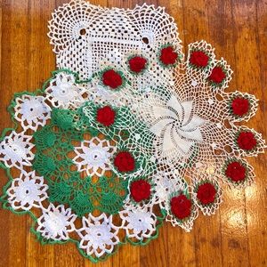 Vintage cottage core doily set